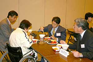 昼食の様子-2